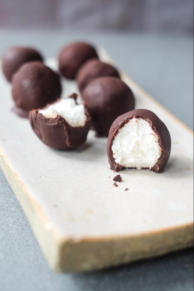 Milk Chocolate Coconuts 250 G